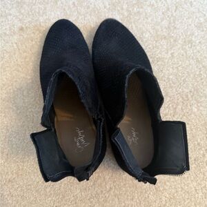 Crown Vintage Black Ankle Boots - suede